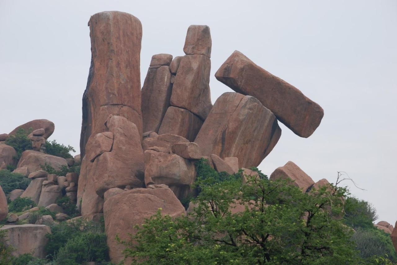 Vinayaka Homestay Hampi Buitenkant foto