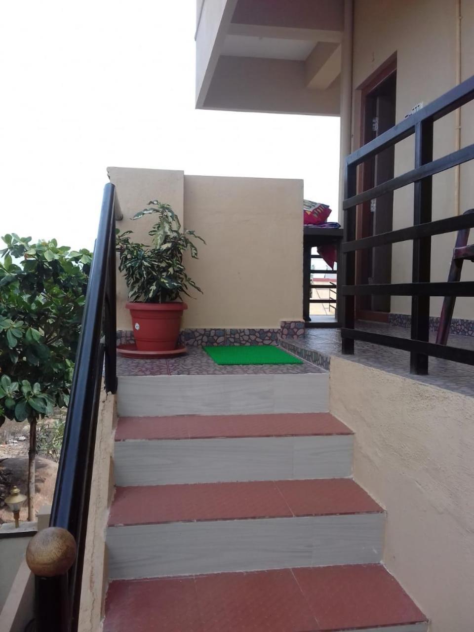 Vinayaka Homestay Hampi Buitenkant foto